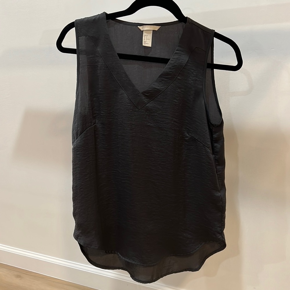 New Silk-like Sleeveless Gray Color H&M Blouse